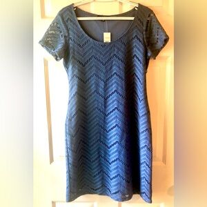 Tiana B. “Denim” Blue Lace Overlay Chevron Pattern Lined Knit Dress Medium NWT